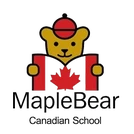 Logo da MapleBear Canadian School: urso dourado com traje vermelho e detalhes do Canadá, com o texto “MapleBear” e “Canadian School”.